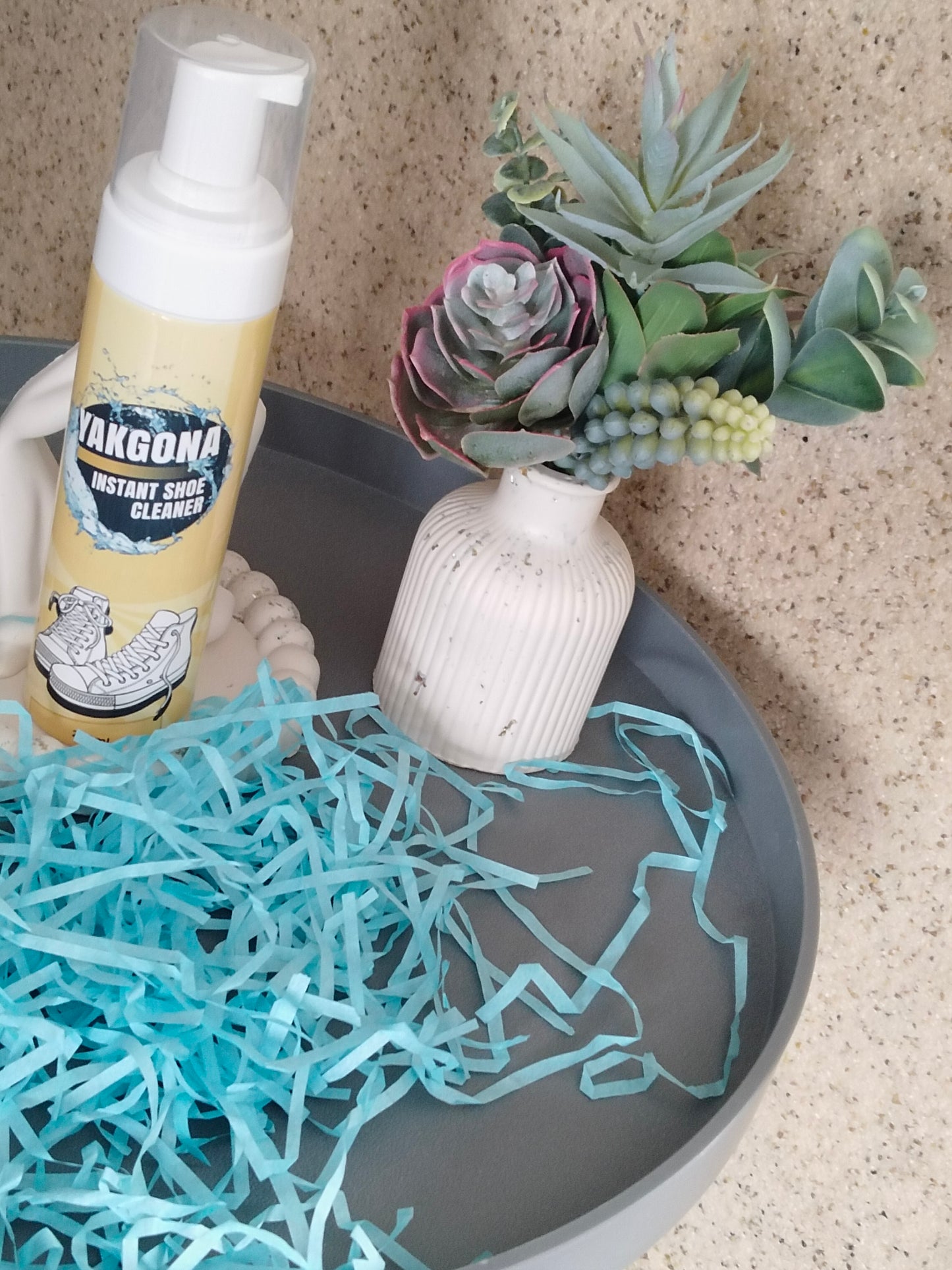 Yakgona Instant Shoe cleaner